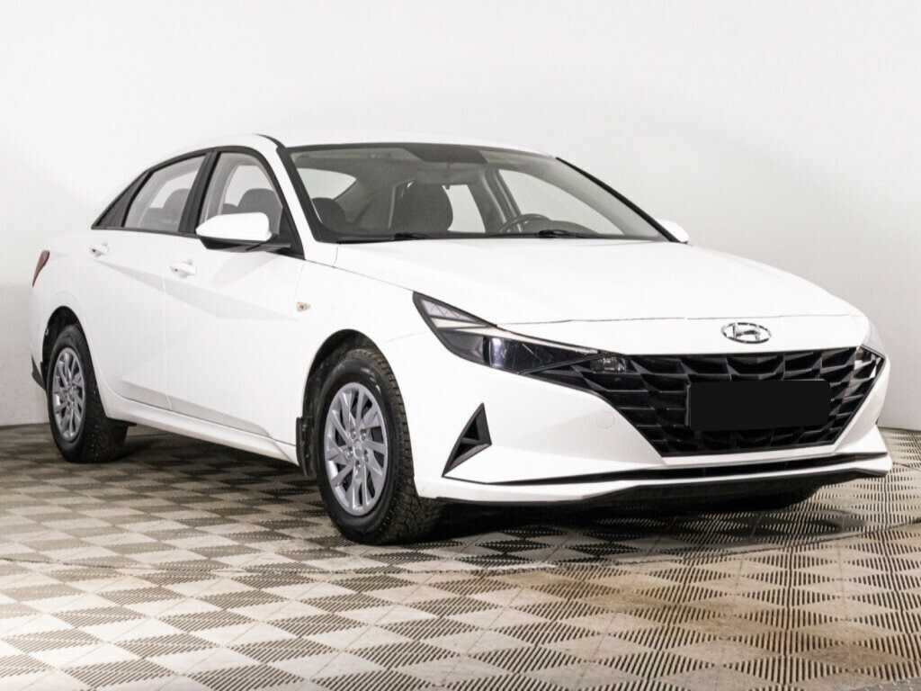 Hyundai Elantra 2021 года с пробегом. Фото: #2