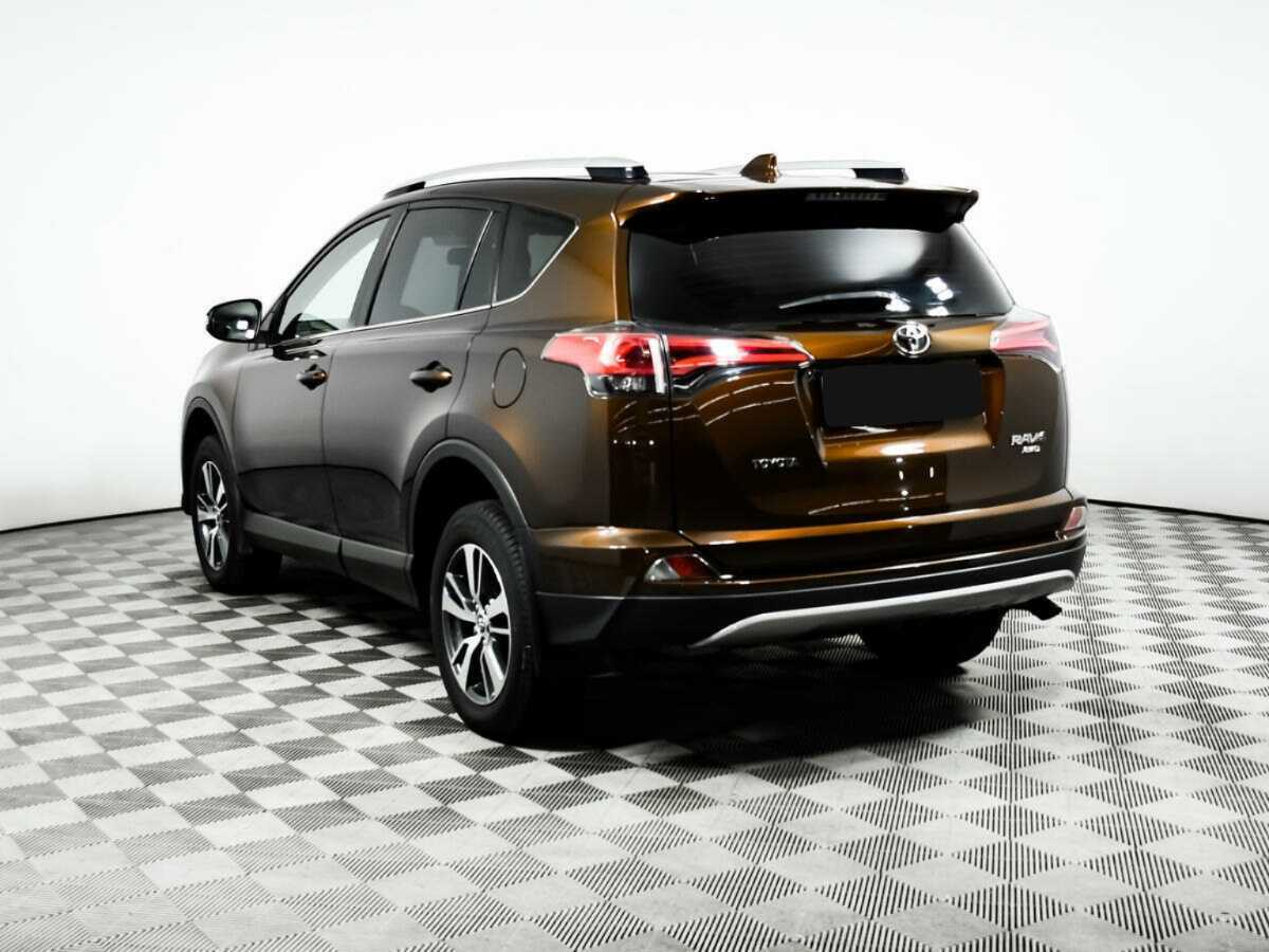 Toyota RAV4 2017 года с пробегом. Фото: #6