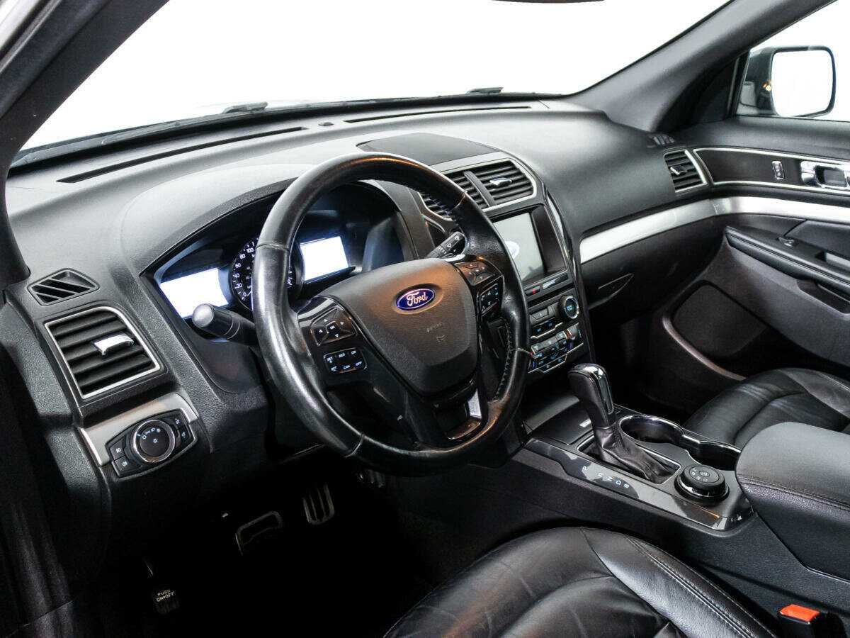 Ford Explorer 2017 года с пробегом. Фото: #10