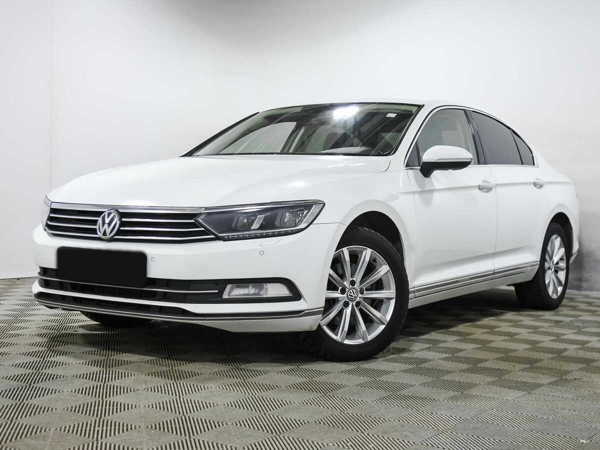 Volkswagen Passat 2016 года с пробегом. Посмотреть фото