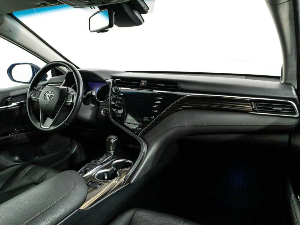 Toyota Camry 2019 года с пробегом. Фото: #8