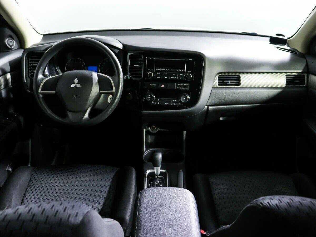 Mitsubishi Outlander 2012 года с пробегом. Фото: #9