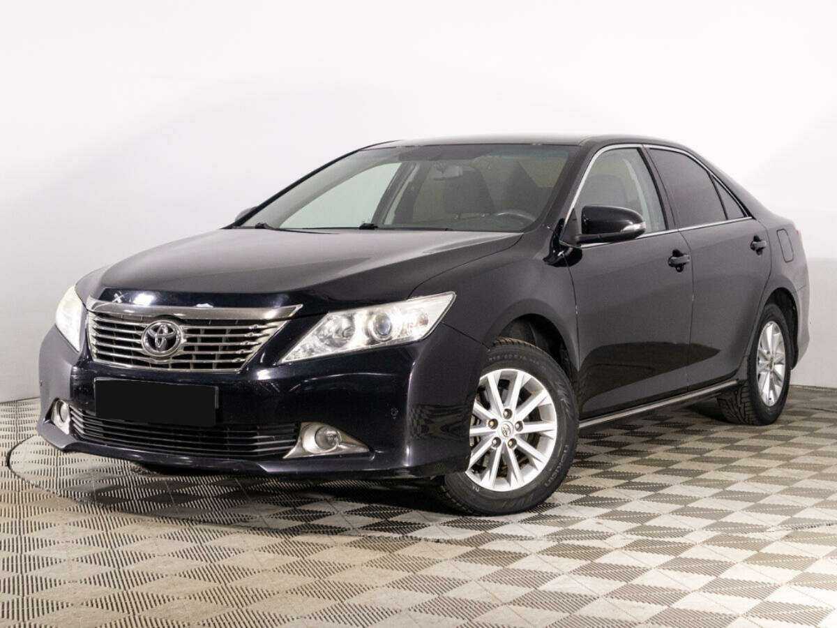 Toyota Camry 2012 года с пробегом. Посмотреть фото