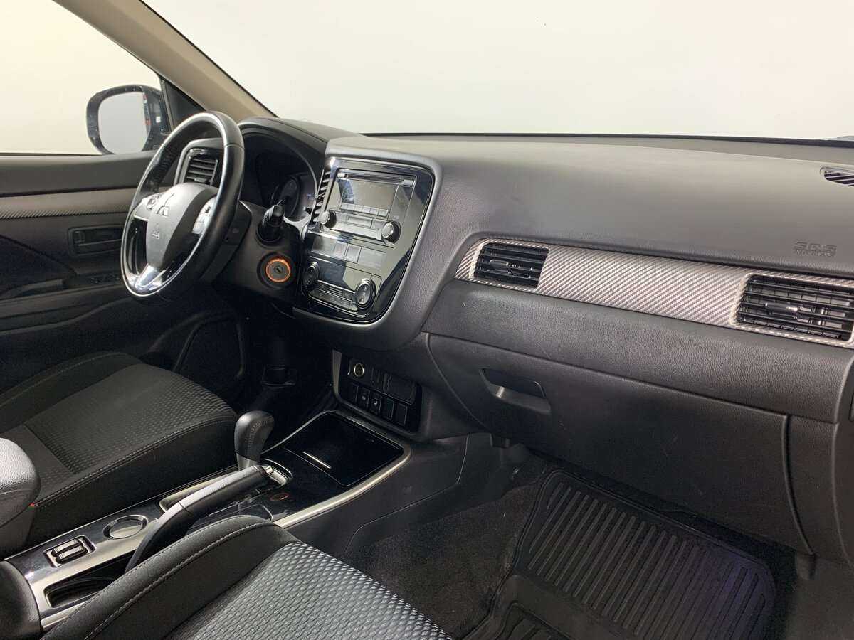 Mitsubishi Outlander 2018 года с пробегом. Фото: #11