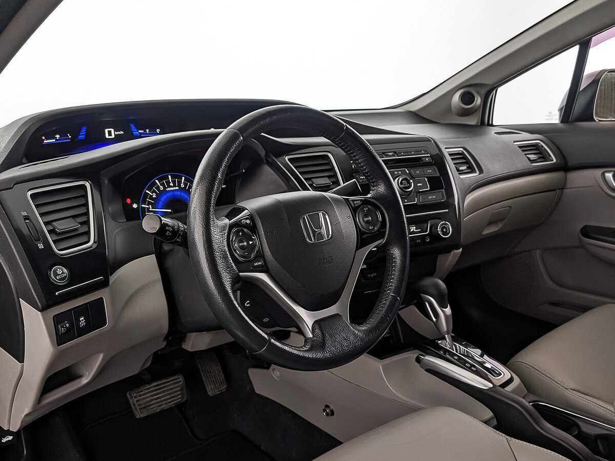 Honda Civic 2013 года с пробегом. Фото: #14