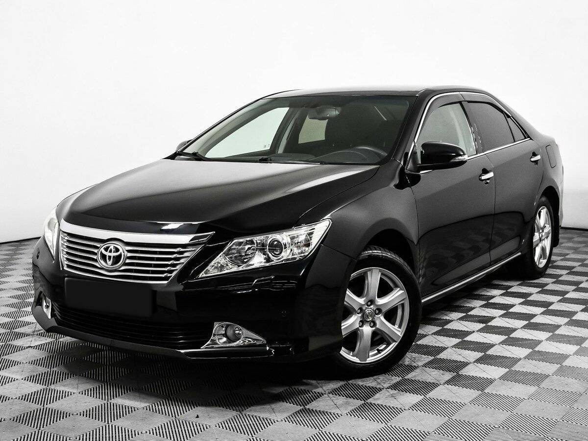 Toyota Camry 2012 года с пробегом. Посмотреть фото