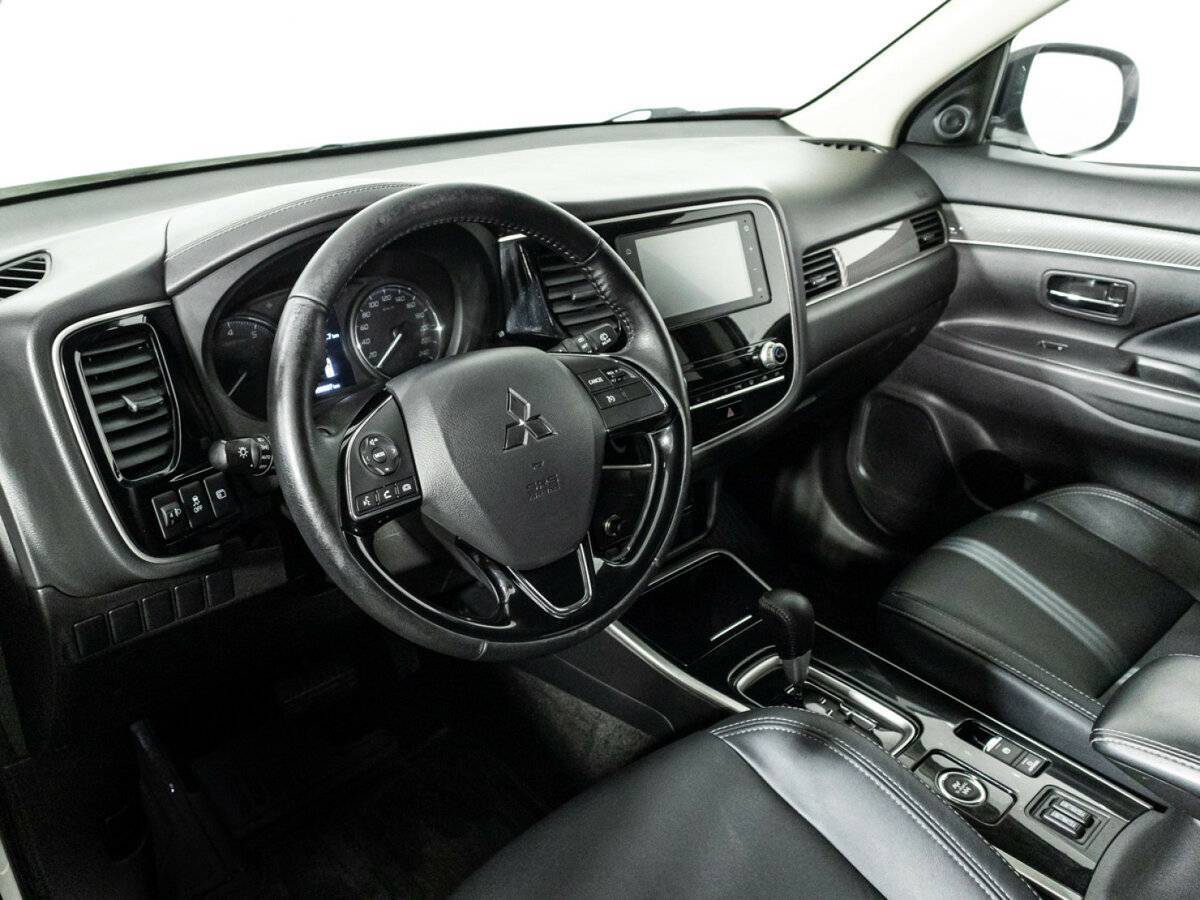 Mitsubishi Outlander 2020 года с пробегом. Фото: #10
