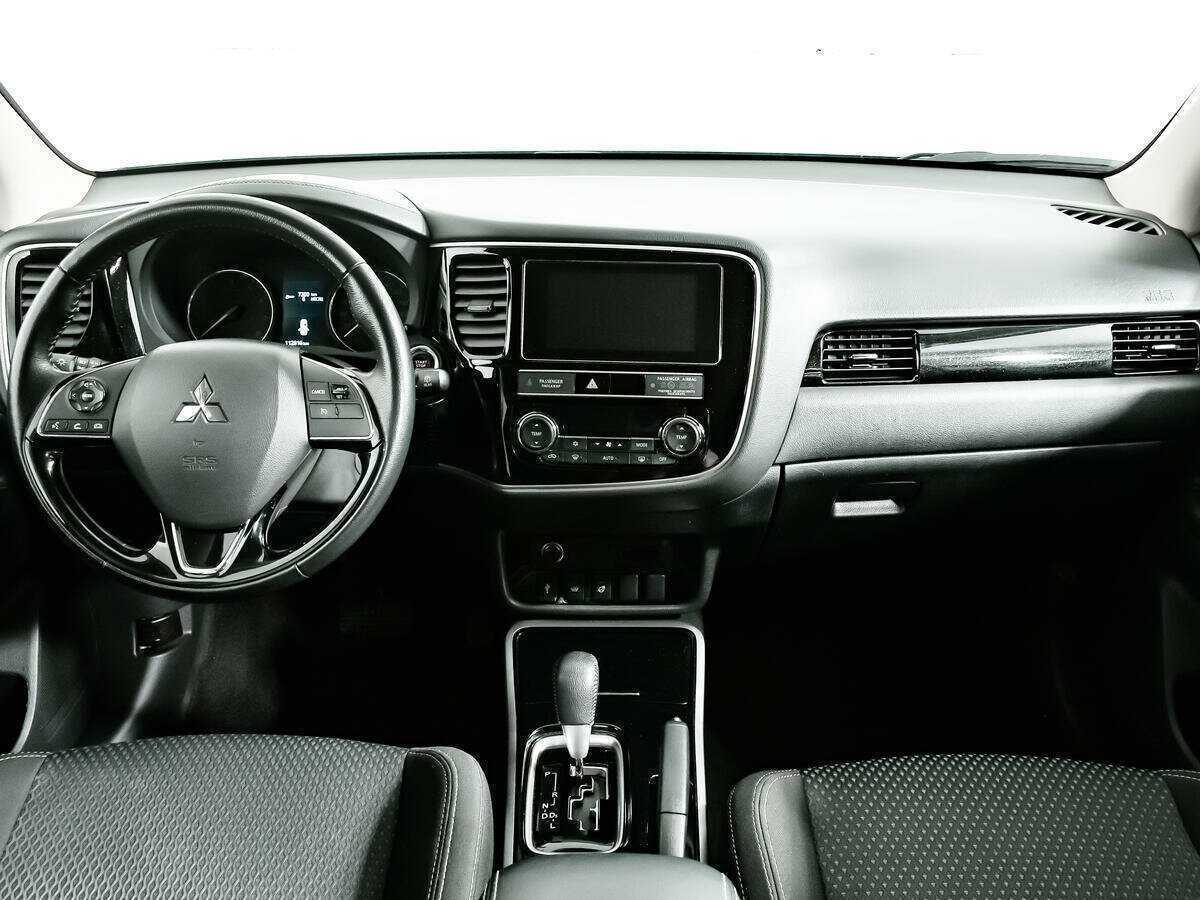 Mitsubishi Outlander 2018 года с пробегом. Фото: #8