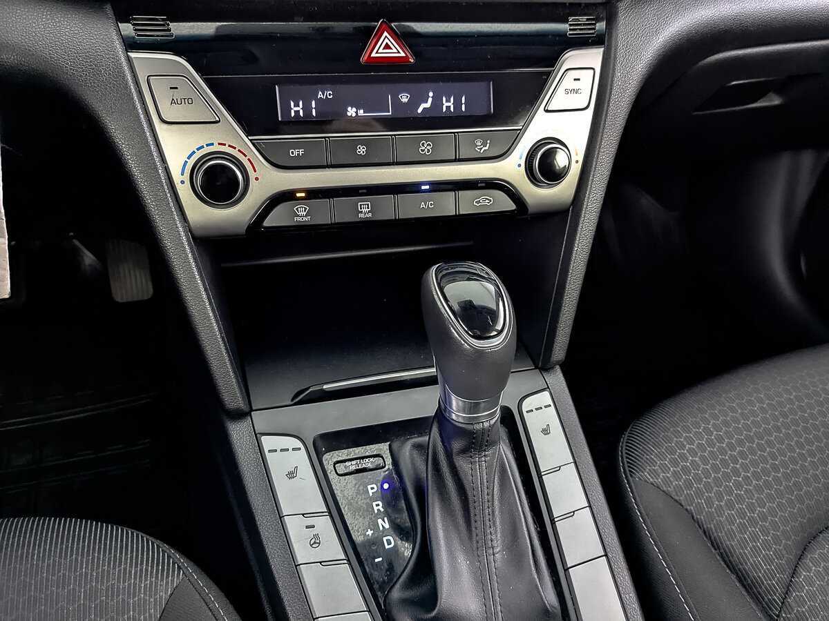 Hyundai Elantra 2018 года с пробегом. Фото: #19