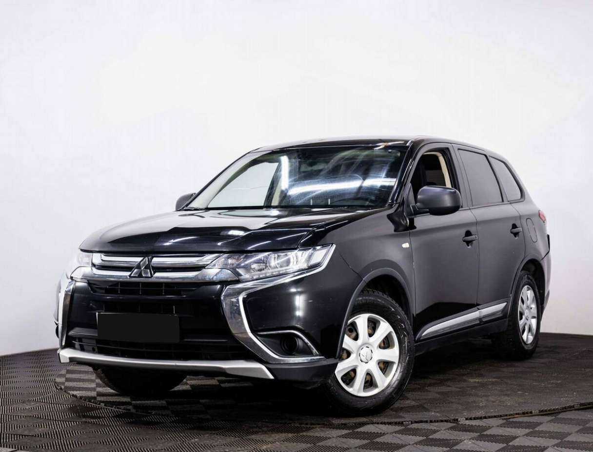 Mitsubishi Outlander 2018 года с пробегом. Посмотреть фото
