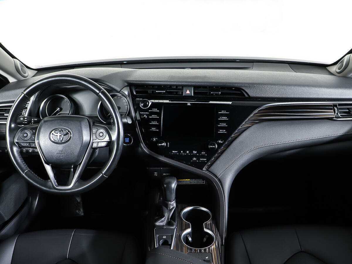Toyota Camry 2019 года с пробегом. Фото: #10