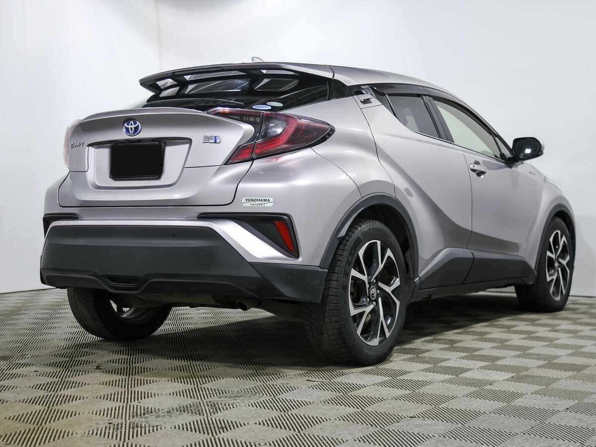 Toyota C-HR 2017 года с пробегом. Фото: #2