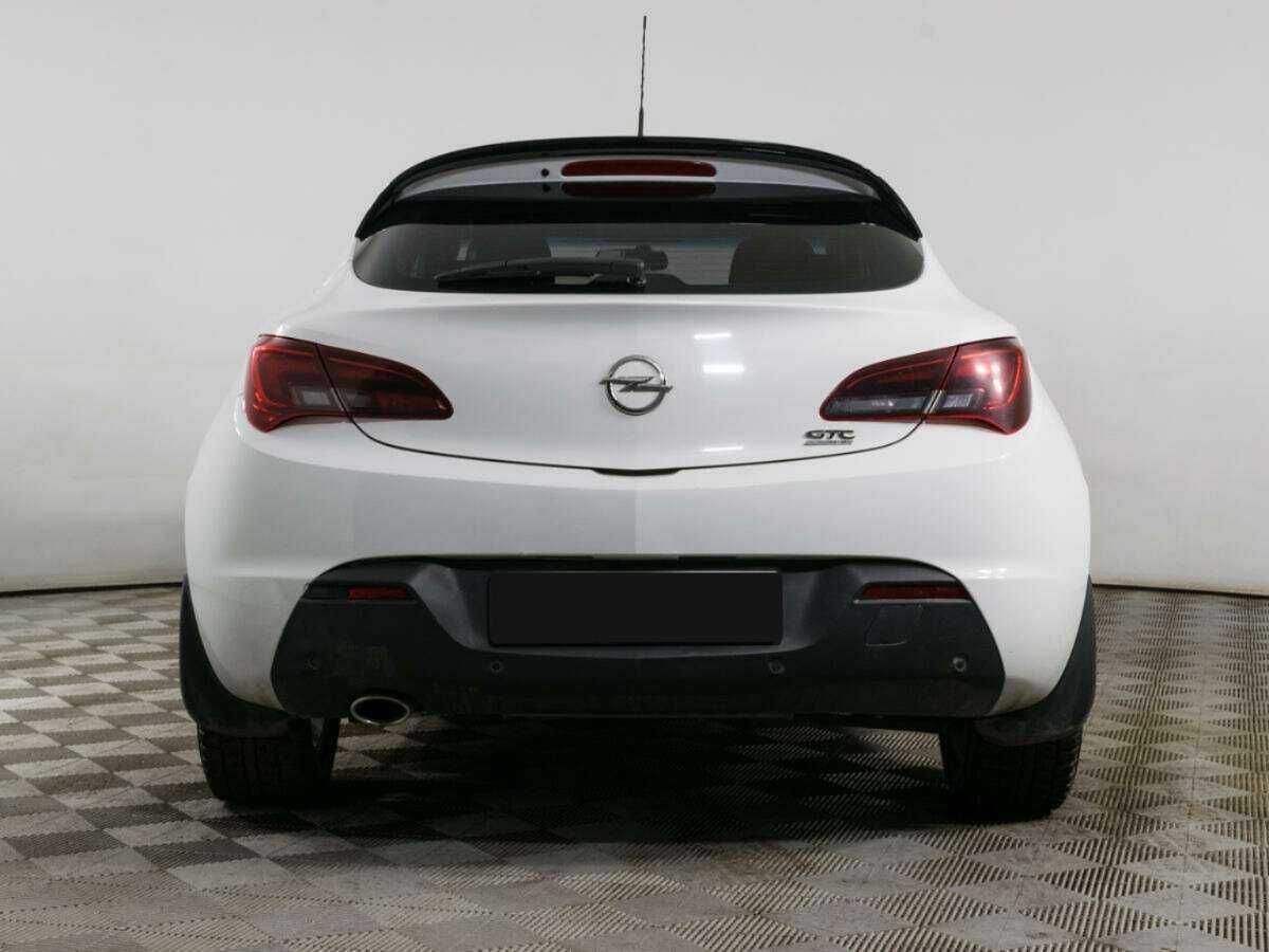 Opel Astra 2012 года с пробегом. Фото: #5