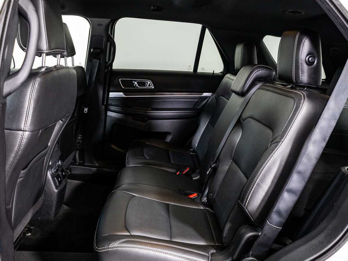 Ford Explorer 2018 года с пробегом. Фото: #7