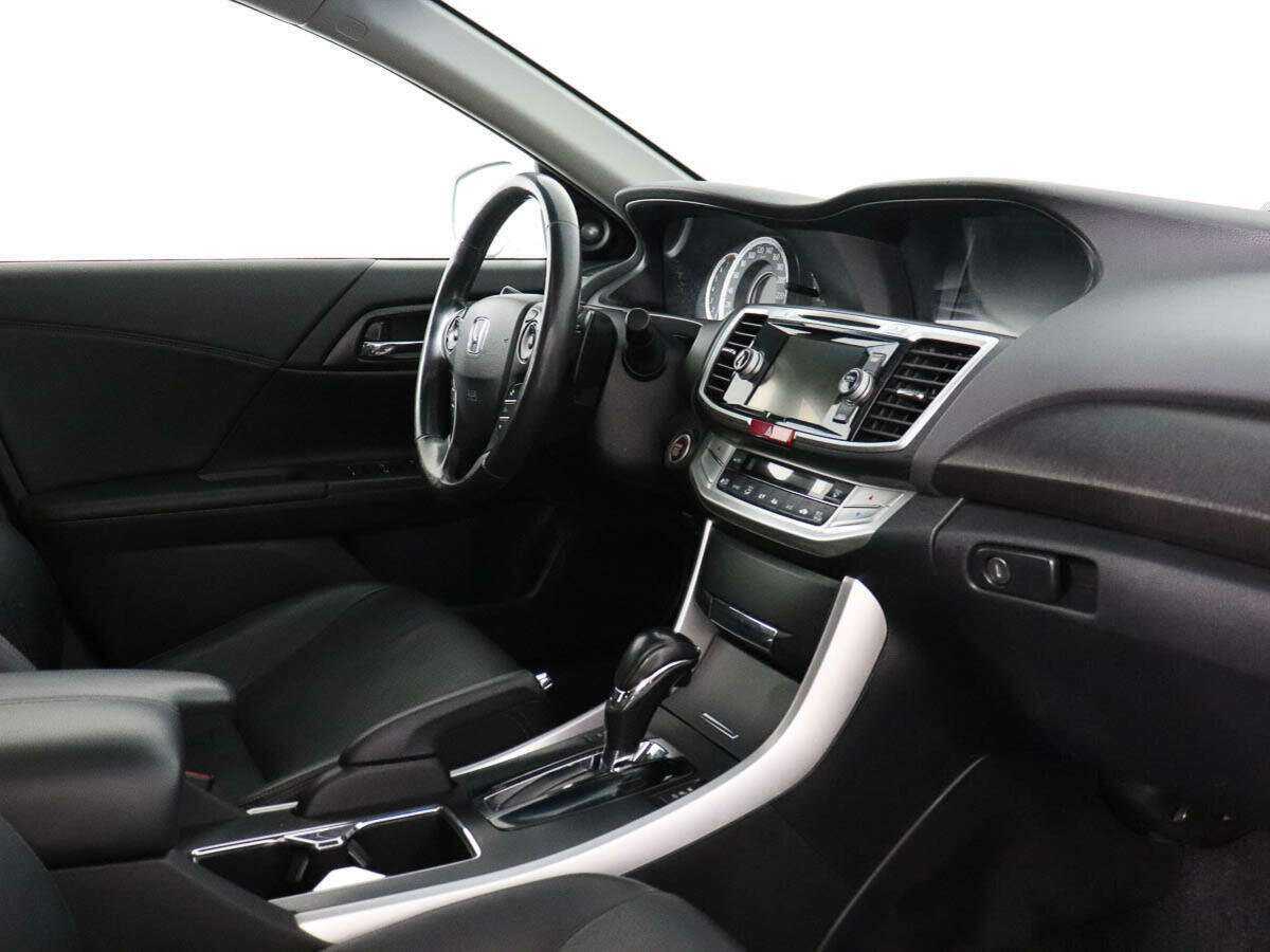 Honda Accord 2013 года с пробегом. Фото: #6