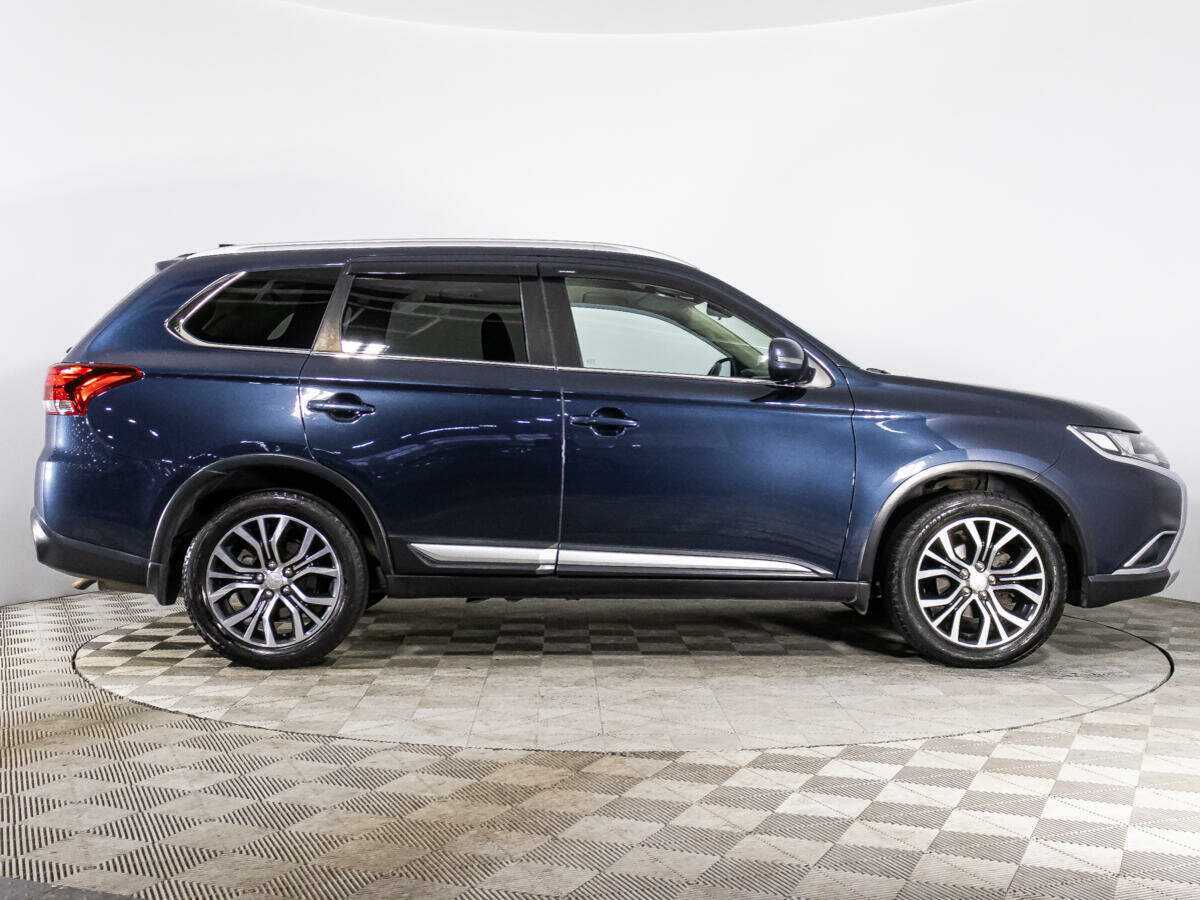 Mitsubishi Outlander 2018 года с пробегом. Фото: #3