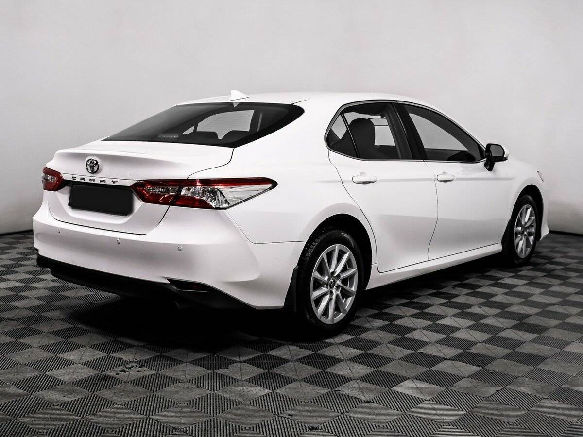 Toyota Camry 2021 года с пробегом. Фото: #4