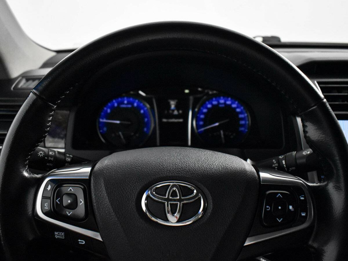 Toyota Camry 2018 года с пробегом. Фото: #19