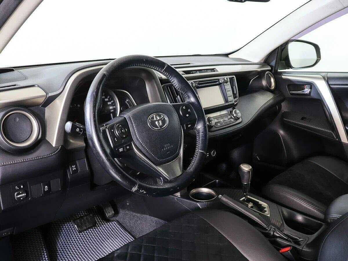 Toyota RAV4 2012 года с пробегом. Фото: #12