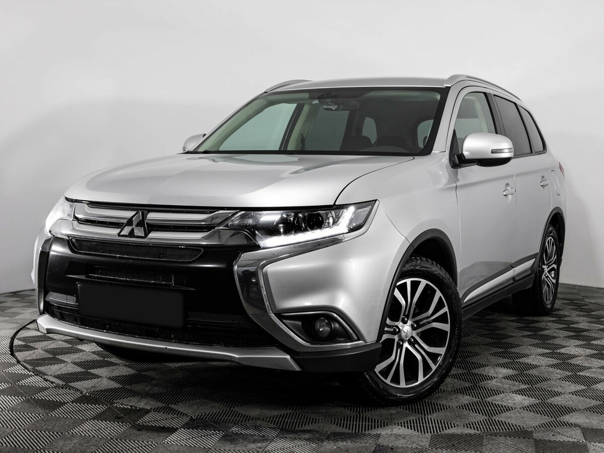Mitsubishi Outlander 2018 года с пробегом. Посмотреть фото