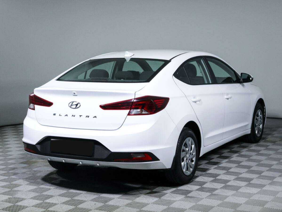 Hyundai Elantra 2020 года с пробегом. Фото: #3