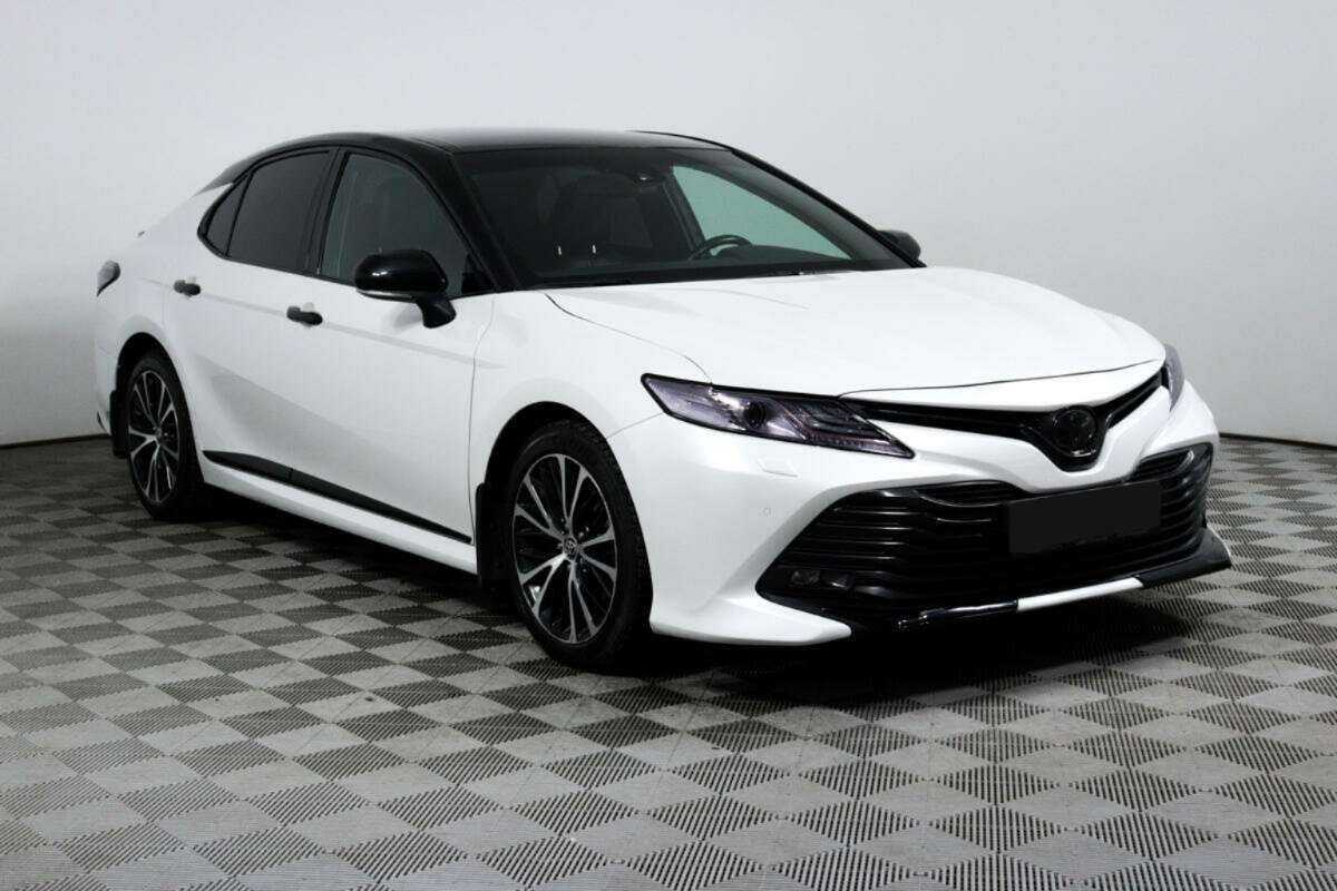 Toyota Camry 2021 года с пробегом. Фото: #2