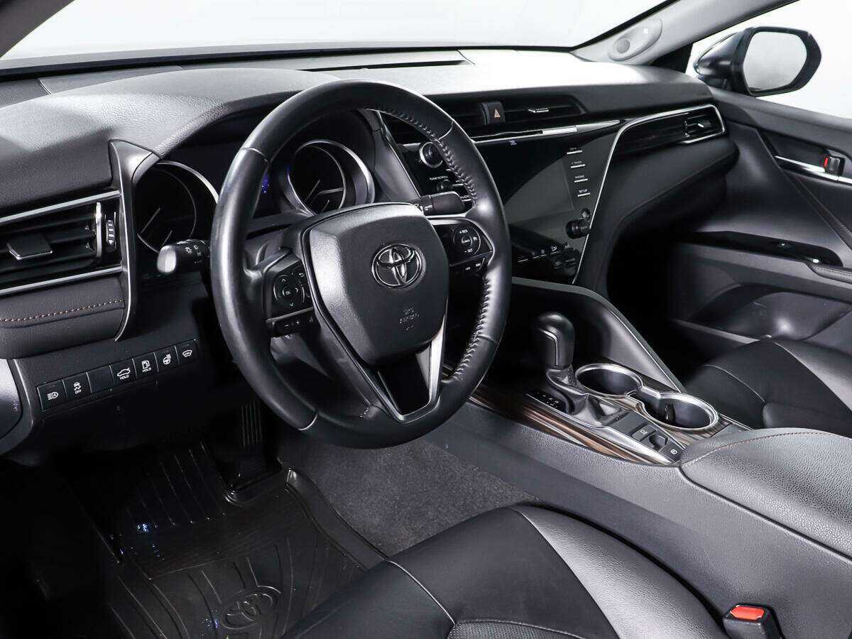 Toyota Camry 2019 года с пробегом. Фото: #12