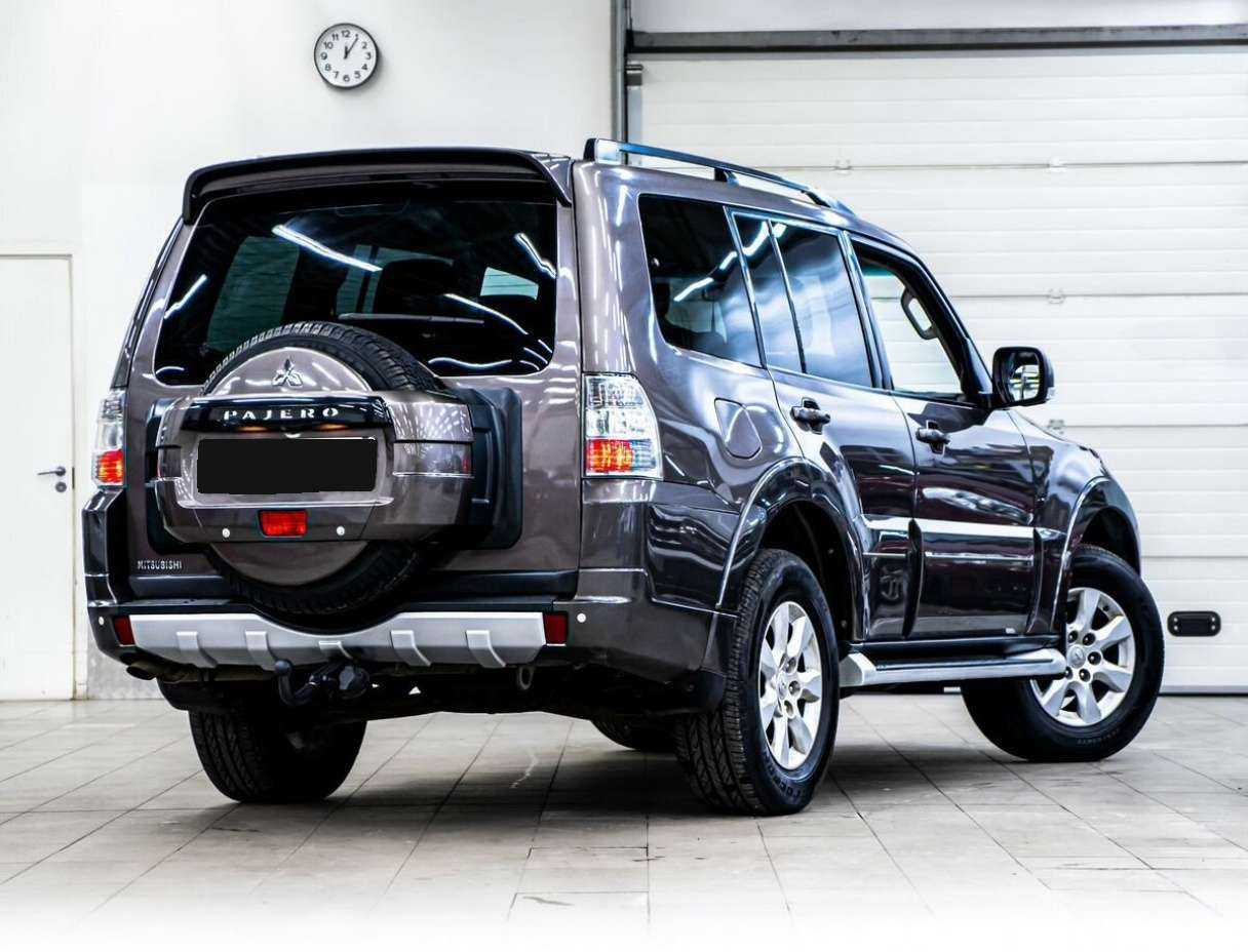 Mitsubishi Pajero 2012 года с пробегом. Фото: #2