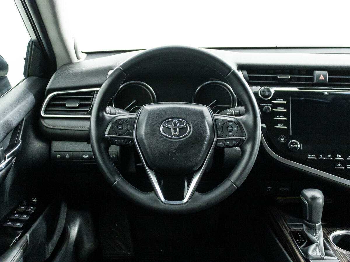 Toyota Camry 2020 года с пробегом. Фото: #18