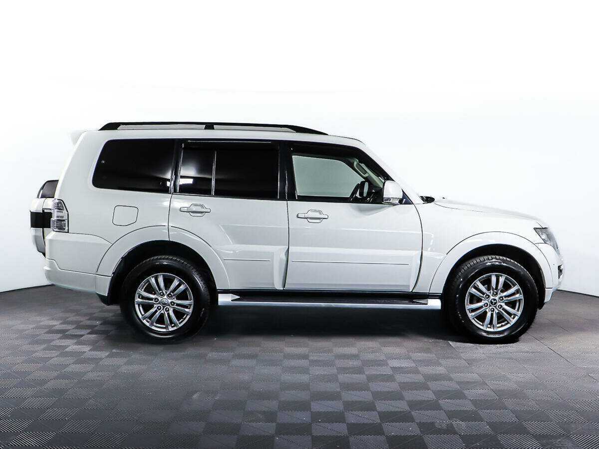 Mitsubishi Pajero 2014 года с пробегом. Фото: #1