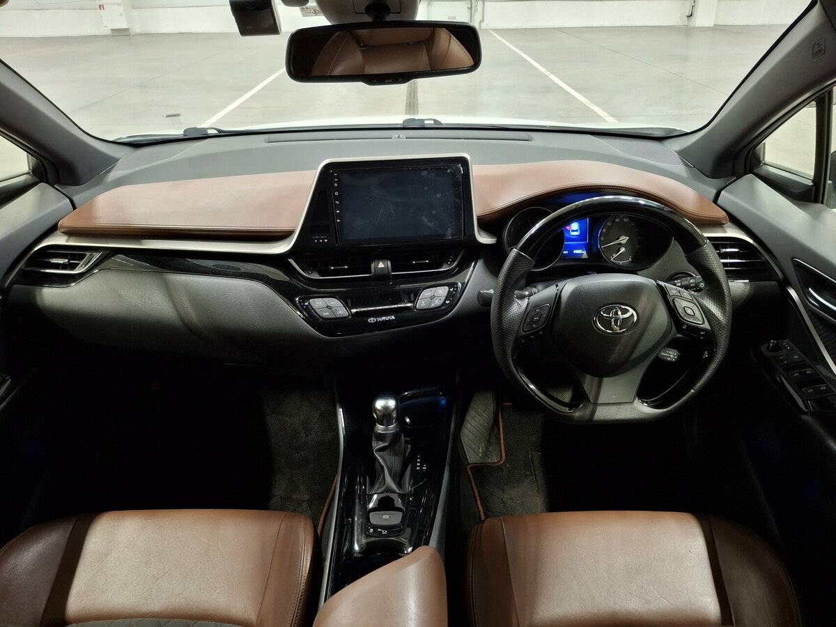 Toyota C-HR 2019 года с пробегом. Фото: #13