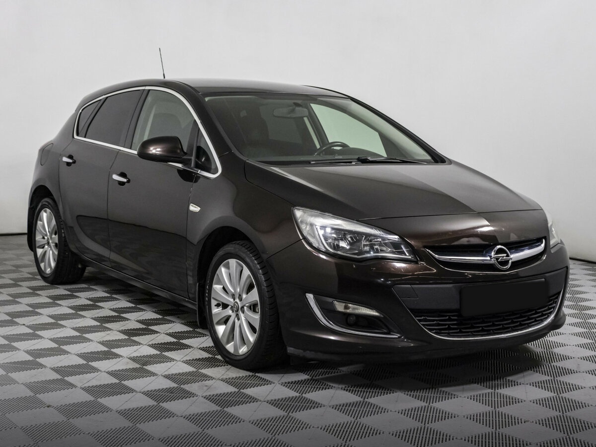 Opel Astra 2013 года с пробегом. Фото: #2