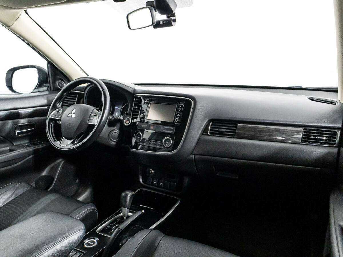 Mitsubishi Outlander 2017 года с пробегом. Фото: #8
