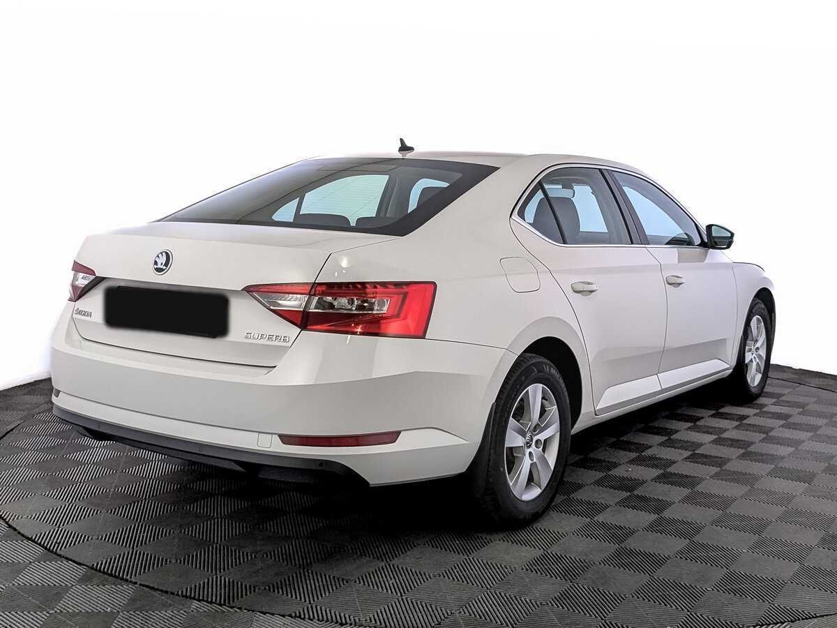 Skoda Superb 2018 года с пробегом. Фото: #4