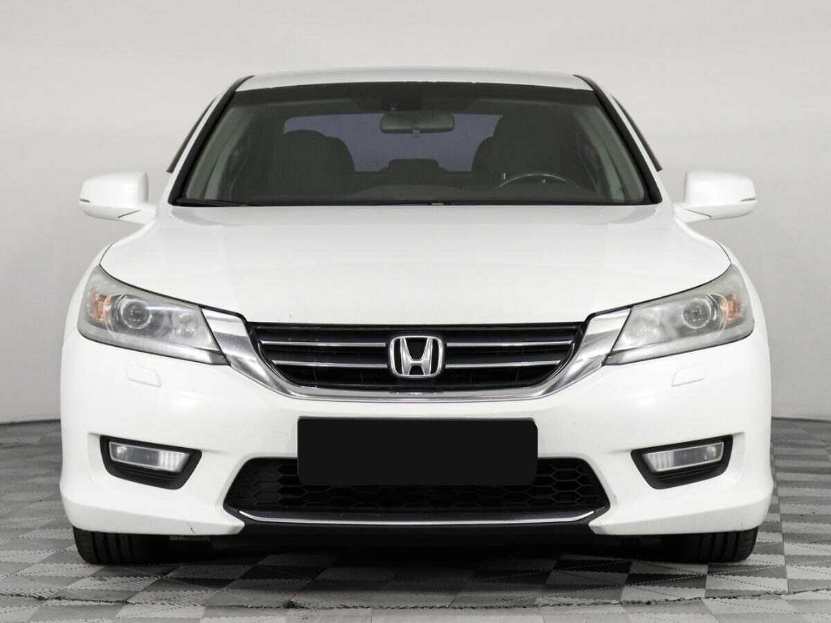 Honda Accord 2013 года с пробегом. Фото: #1