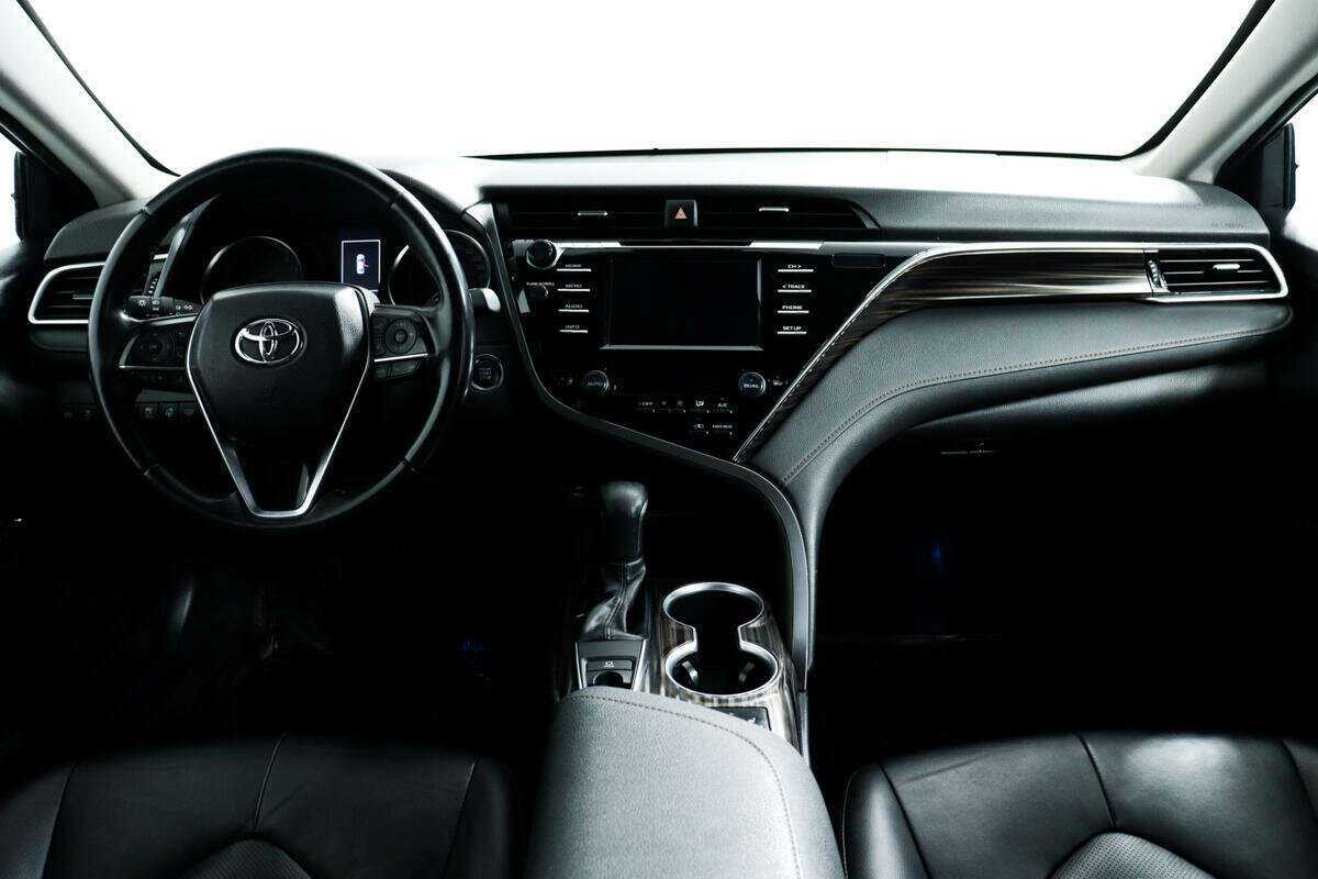 Toyota Camry 2020 года с пробегом. Фото: #10