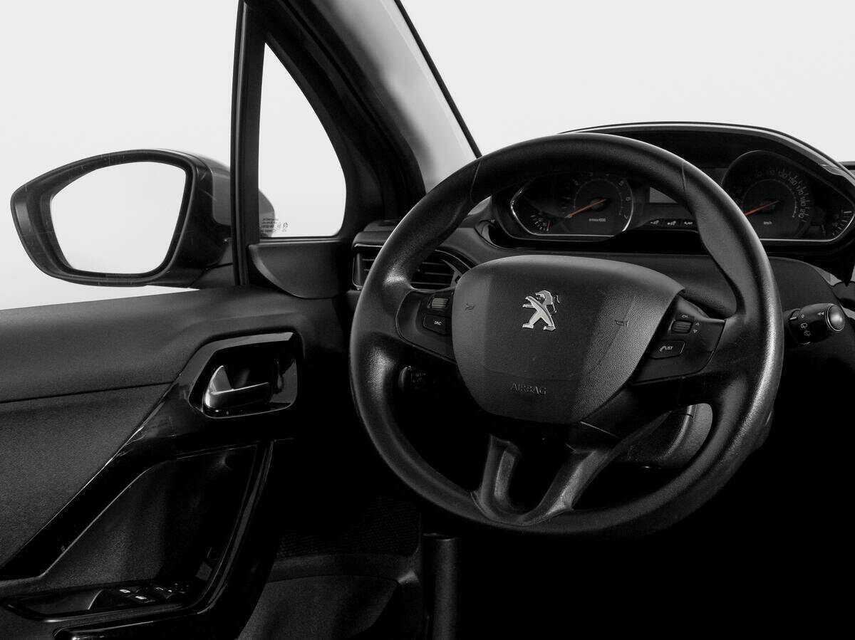 Peugeot 208 2013 года с пробегом. Фото: #13