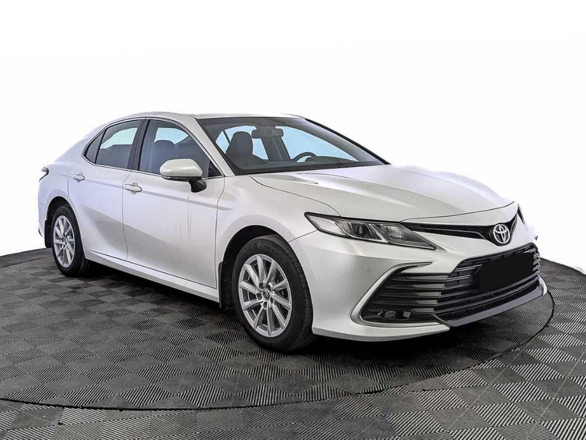 Toyota Camry 2021 года с пробегом. Фото: #2