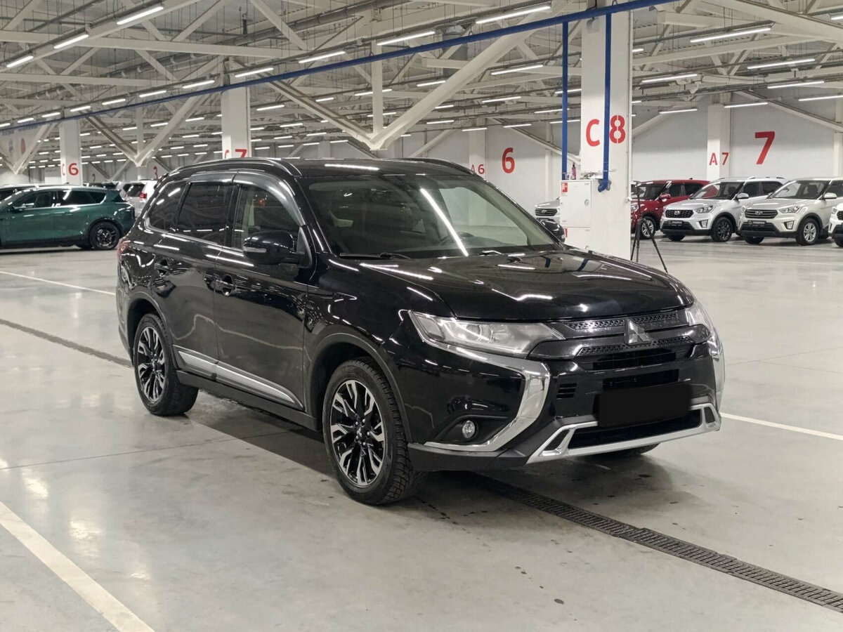 Mitsubishi Outlander 2021 года с пробегом. Фото: #2
