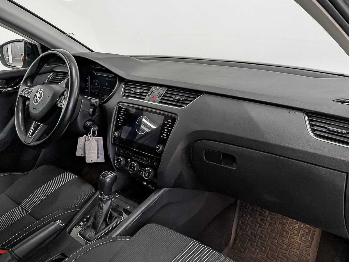 Skoda Octavia 2019 года с пробегом. Фото: #12