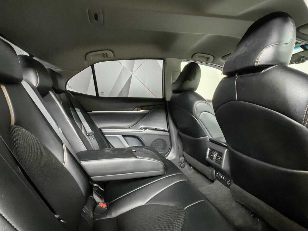 Toyota Camry 2019 года с пробегом. Фото: #11