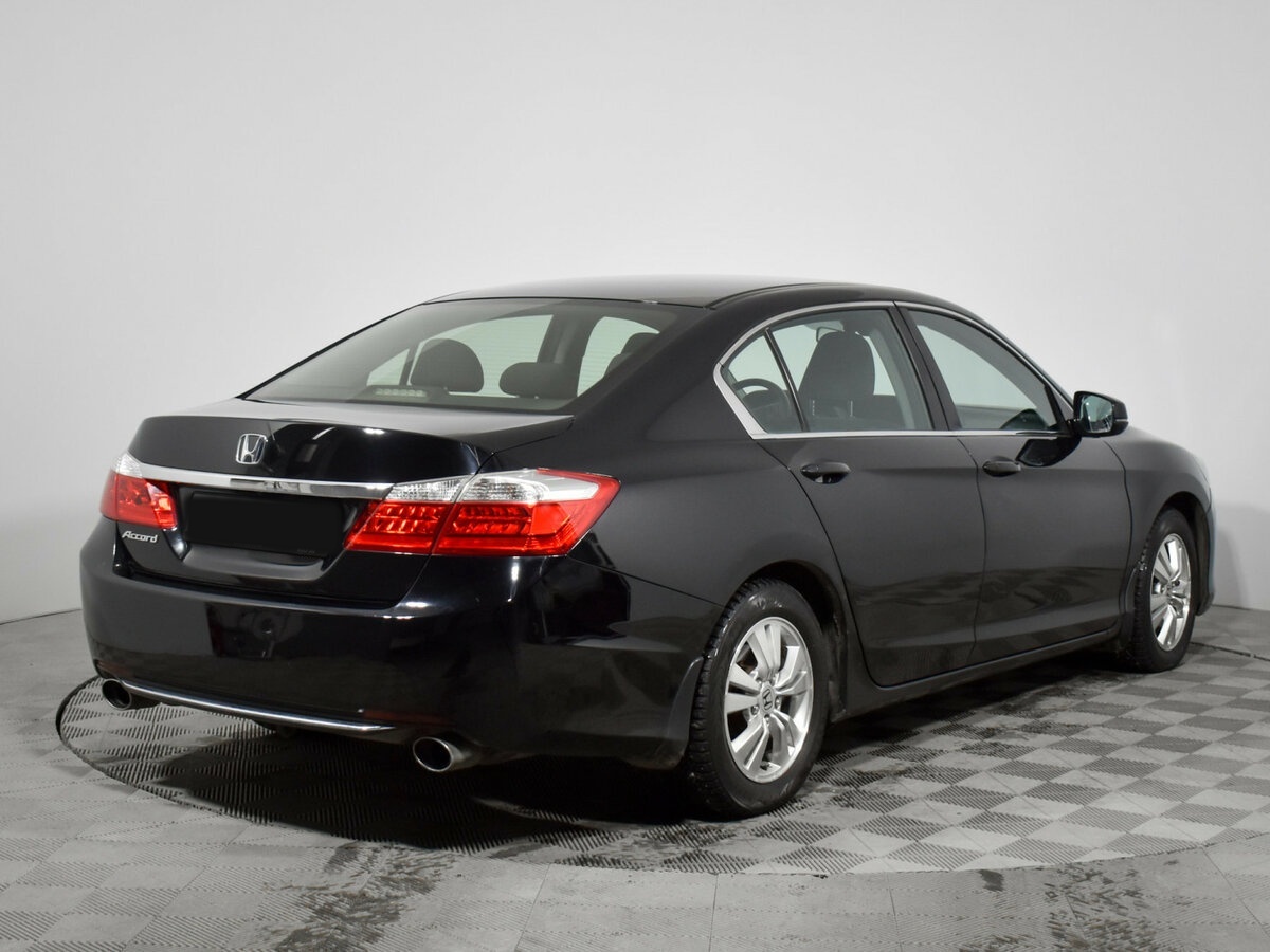 Honda Accord 2013 года с пробегом. Фото: #4