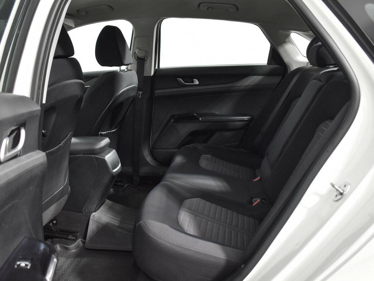 Kia K5 2021 года с пробегом. Фото: #11