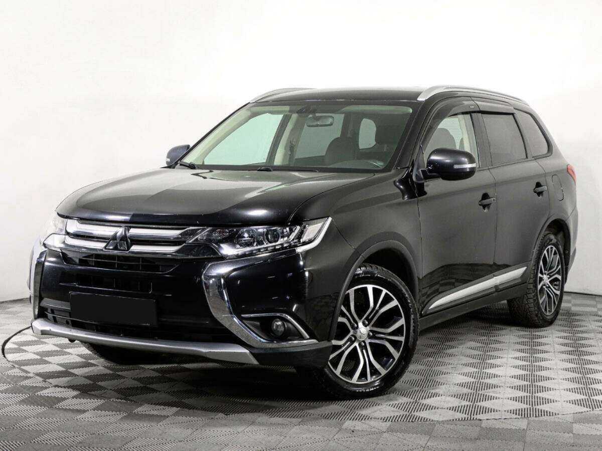 Mitsubishi Outlander 2018 года с пробегом. Посмотреть фото