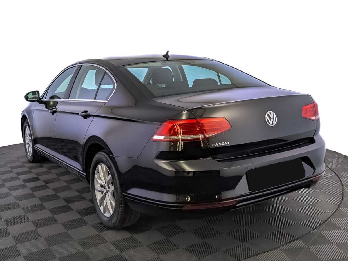 Volkswagen Passat 2018 года с пробегом. Фото: #6