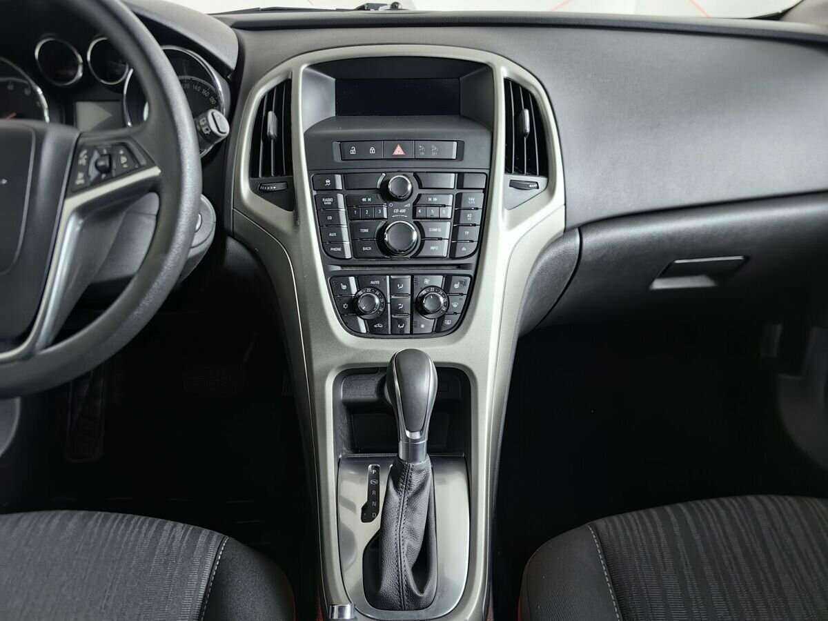 Opel Astra 2012 года с пробегом. Фото: #8
