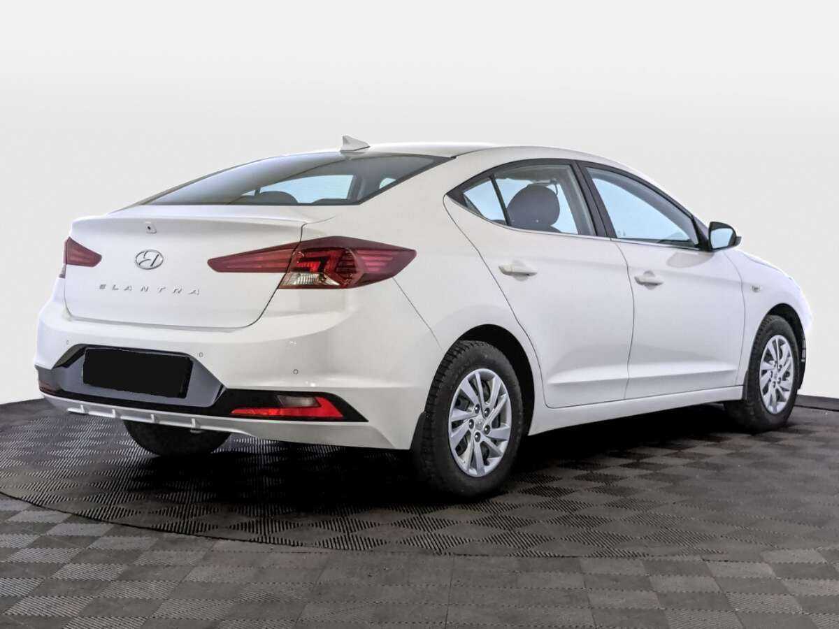 Hyundai Elantra 2020 года с пробегом. Фото: #4
