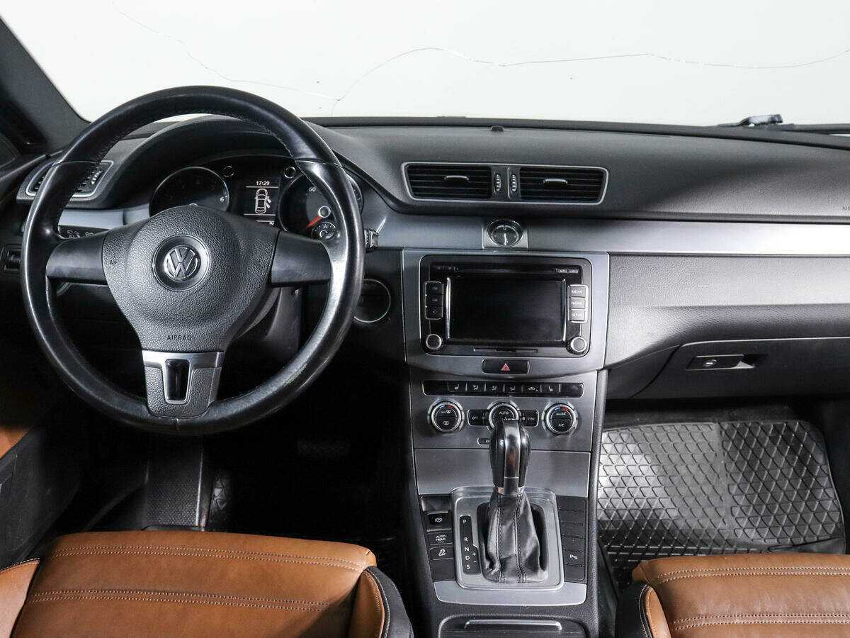 Volkswagen Passat CC 2013 года с пробегом. Фото: #9