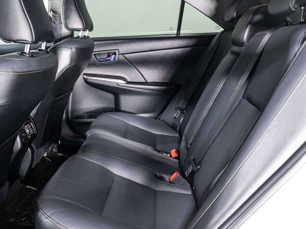 Toyota Camry 2017 года с пробегом. Фото: #9