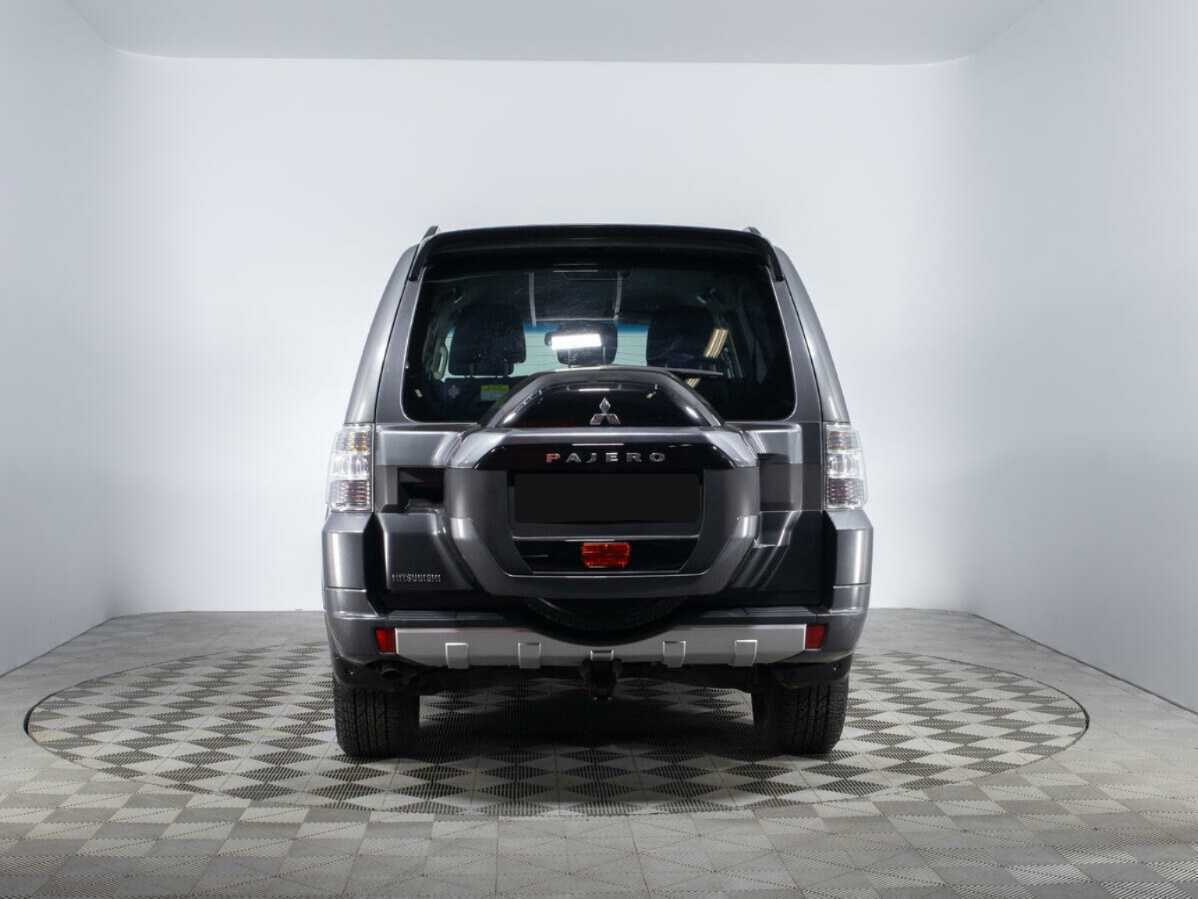 Mitsubishi Pajero 2017 года с пробегом. Фото: #5